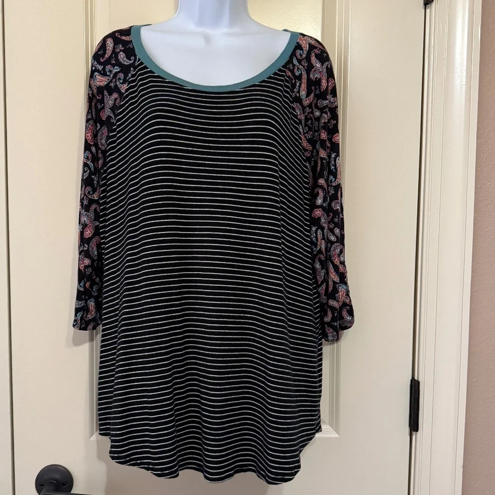 Maurice's 3/4 sleeve top size XL - Picture 1 of 7